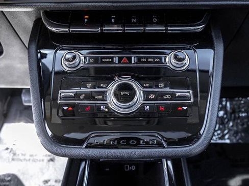 Used 2022 Lincoln Corsair AWD w/ Premium Package image 19