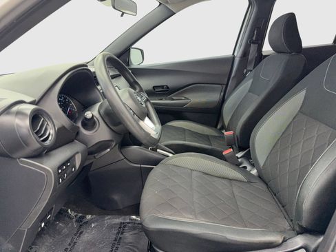 Used 2020 Nissan Kicks S FWD image 17