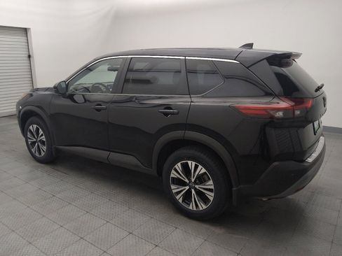 Used 2023 Nissan Rogue SV image 3