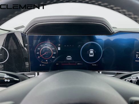 Used 2024 Hyundai Elantra Limited image 18