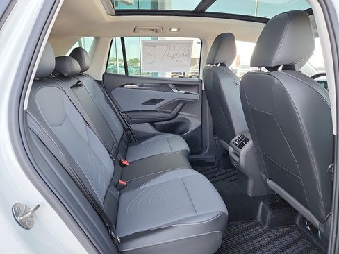 New 2026 Volkswagen Tiguan SE image 14