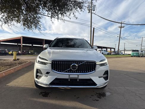 Certified 2023 Volvo XC60 B5 Plus image 8
