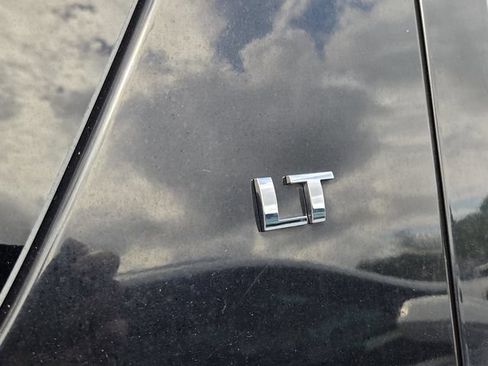 Used 2013 Chevrolet Suburban LT RWD image 5