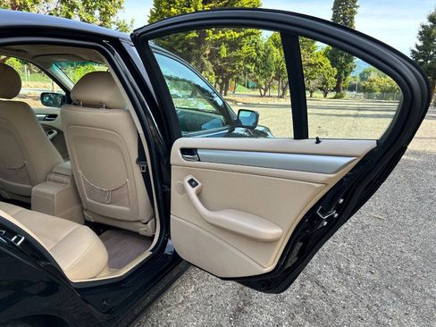 Used 2004 BMW 325i Sedan RWD image 38