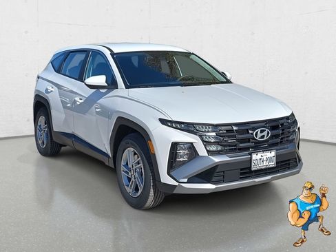 Used 2026 Hyundai Tucson SE image 3