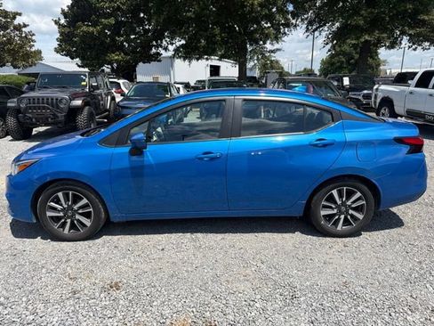 Used 2021 Nissan Versa SV FWD image 7