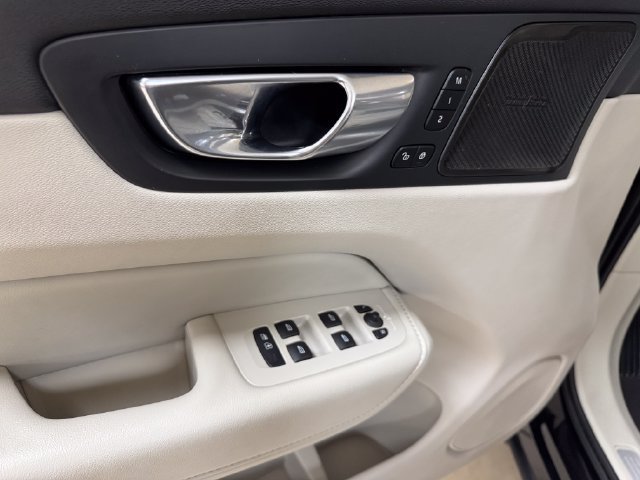 Used 2023 Volvo XC60 B5 Plus w/ Protection Package Premier FWD image 7