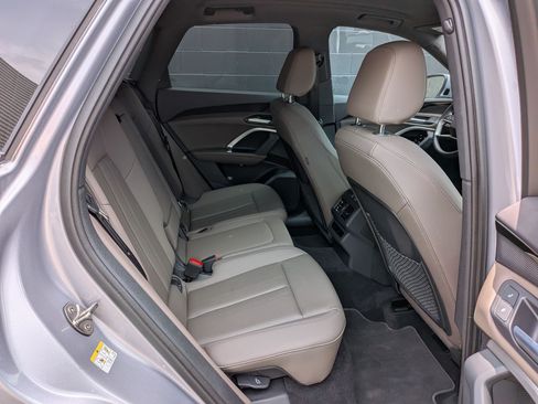 Used 2025 Audi Q5 Premium w/ Convenience Package AWD/4WD image 29