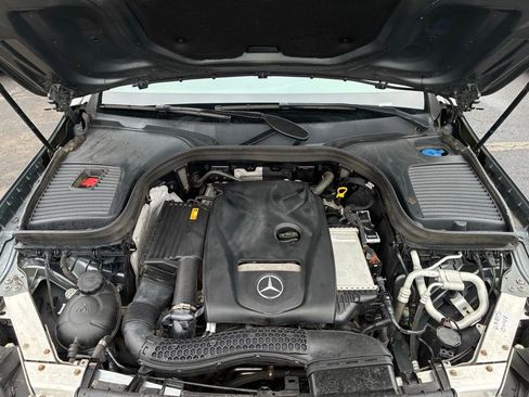 Used 2019 Mercedes-Benz GLC 300 4MATIC image 10