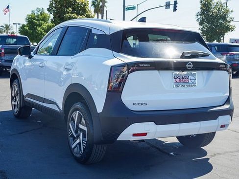 New 2026 Nissan Kicks SV image 5