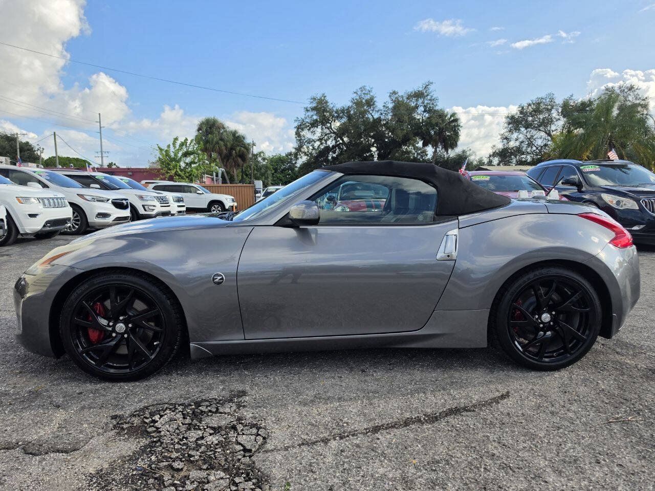 Used 2014 Nissan 370Z Touring w/ Sport Package RWD image 3