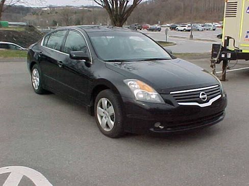 Used 2009 Nissan Altima 2.5 S FWD image 2