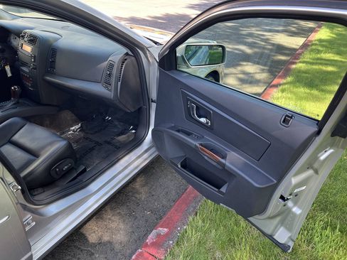 Used 2004 Cadillac CTS 3.6 w/ Preferred Equipment Group RWD image 9