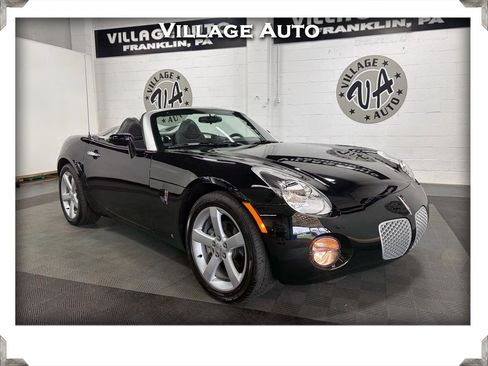 Used 2006 Pontiac Solstice Convertible w/ Premium Package image 1