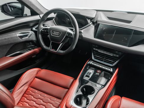 Used 2023 Audi RS e-tron GT w/ Carbon Performance Package AWD/4WD image 27
