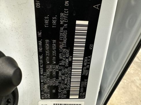 Used 2023 Toyota Highlander L FWD image 37