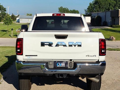 Used 2025 RAM 2500 Big Horn AWD/4WD image 10