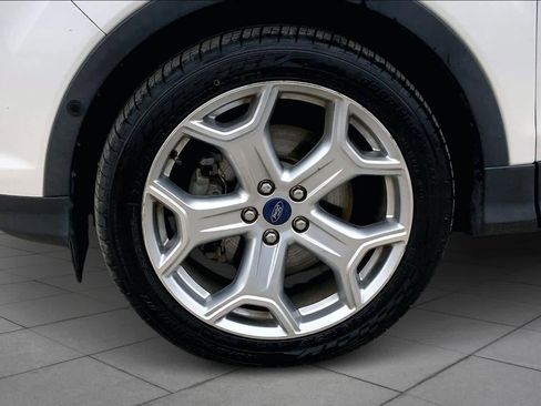 Used 2018 Ford Escape Titanium w/ Ford Safe & Smart Package image 11