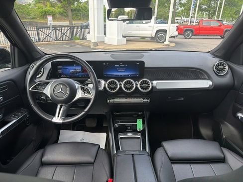 Used 2025 Mercedes-Benz GLB 250 image 16