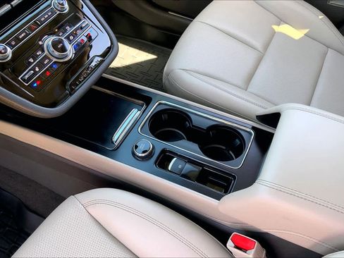 Used 2022 Lincoln Corsair AWD w/ Equipment Group 101A image 17