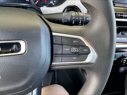 Used 2025 Jeep Compass Sport w/ Mopar Graphics Package AWD/4WD image 11