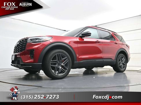 Used 2025 Ford Explorer ST-Line w/ ST-Line Street Pack AWD/4WD image 21