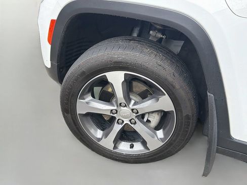 Used 2023 Jeep Grand Cherokee 4WD 4xe w/ Luxury Tech Group II image 9