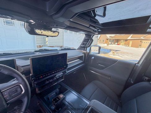Used 2025 GMC Hummer EV 2X AWD/4WD image 25