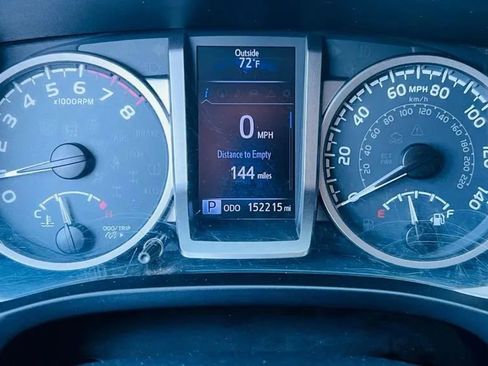 Used 2018 Toyota Tacoma SR5 AWD/4WD image 13