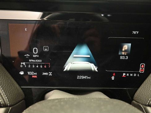 Used 2025 GMC Yukon XL Denali AWD/4WD image 33