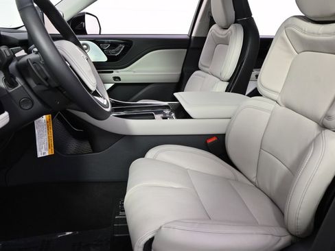 New 2026 Lincoln Aviator Reserve image 13