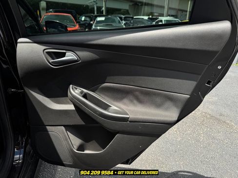 Used 2018 Ford Focus ST FWD image 21