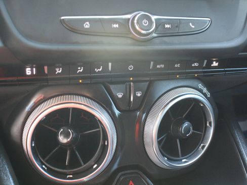 Used 2021 Chevrolet Camaro LT image 28