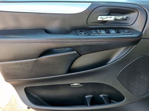 Used 2017 Dodge Grand Caravan GT image 15