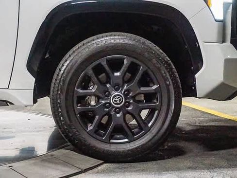 Used 2024 Toyota Tundra Platinum image 6