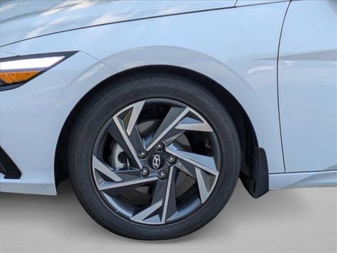 Certified 2024 Hyundai Elantra SEL w/ Convenience Package FWD image 14