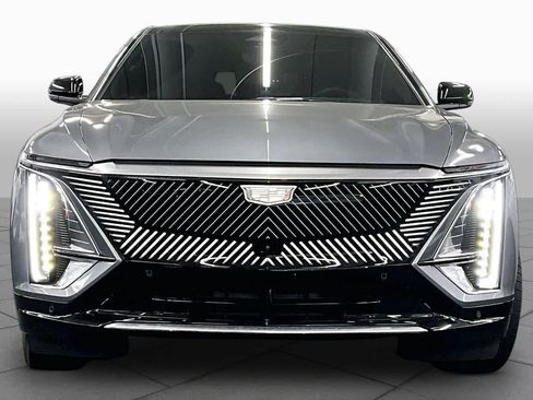 Used 2023 Cadillac Lyriq 2WD image 3