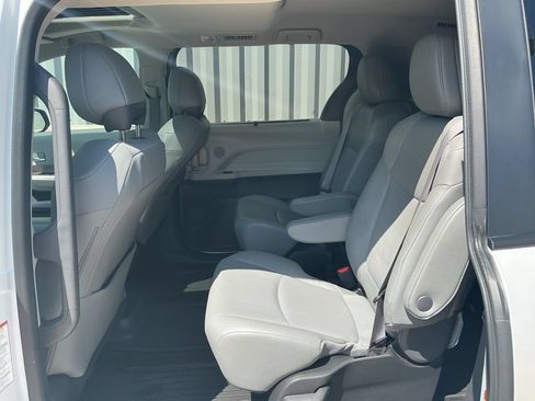 Used 2024 Toyota Sienna XLE w/ XLE Plus Package AWD/4WD image 19