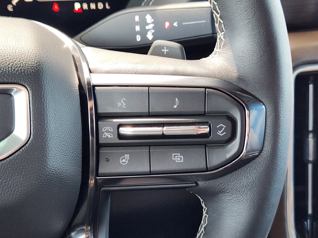 Used 2025 GMC Yukon Denali Ultimate w/ LPO, Floor Liner Package AWD/4WD image 29