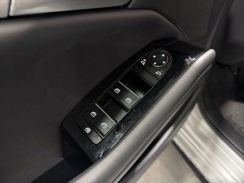 Used 2025 MAZDA MAZDA3 s image 24