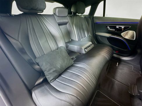 Used 2022 Mercedes-Benz EQS 580 4MATIC Sedan image 26