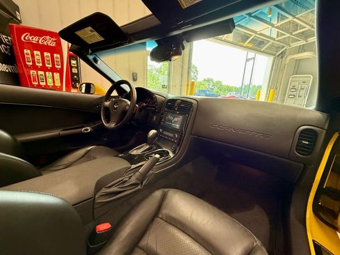 Used 2008 Chevrolet Corvette Convertible w/ Preferred Equipment Group RWD image 37