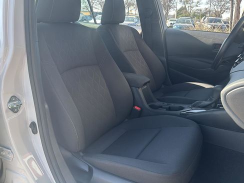 Used 2025 Toyota Corolla LE image 13