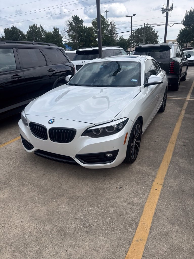 Used 2020 BMW 230i Coupe w/ Convenience Package RWD image 1