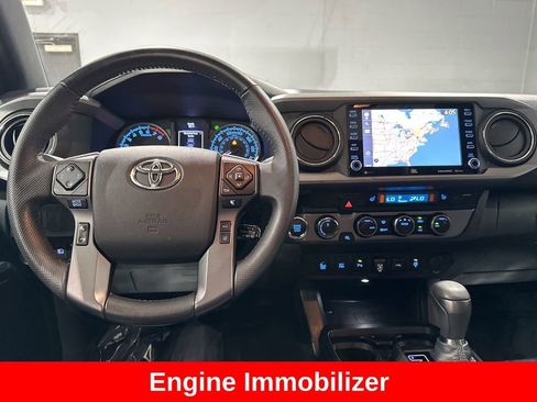 Used 2021 Toyota Tacoma TRD Off-Road w/ TRD Premium Off Road Package AWD/4WD image 9