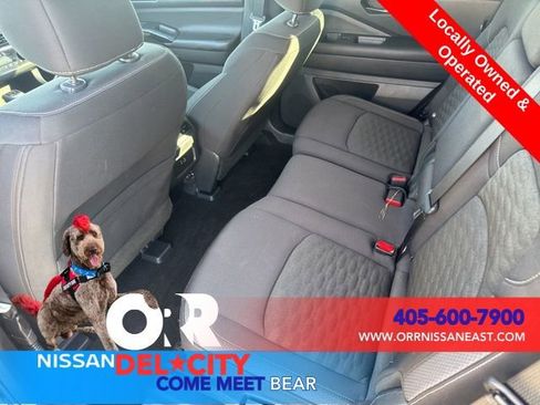 Used 2024 Nissan Pathfinder SV image 10
