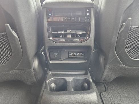 Used 2024 Jeep Grand Cherokee L Limited w/ Luxury Tech Group II AWD/4WD image 26