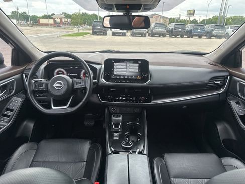 Used 2023 Nissan Rogue Platinum w/ Platinum Premium Package AWD/4WD image 11