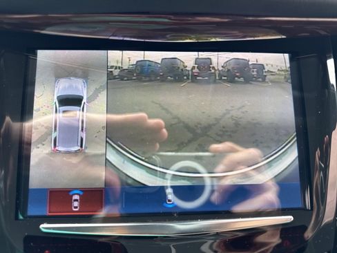 Used 2020 Cadillac Escalade Premium Luxury image 45