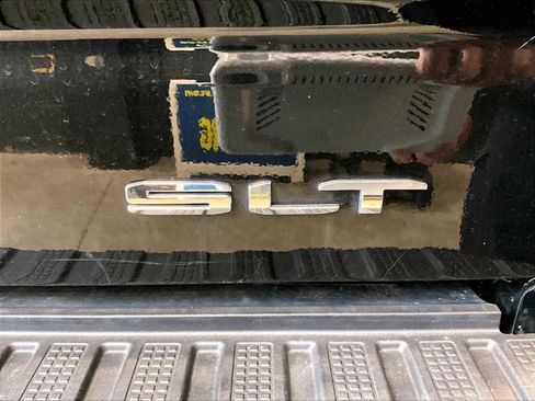 Used 2024 GMC Sierra 1500 SLT image 28